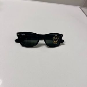 RAY-BAN New Wayfarer Sunglasses (Smaller Style)